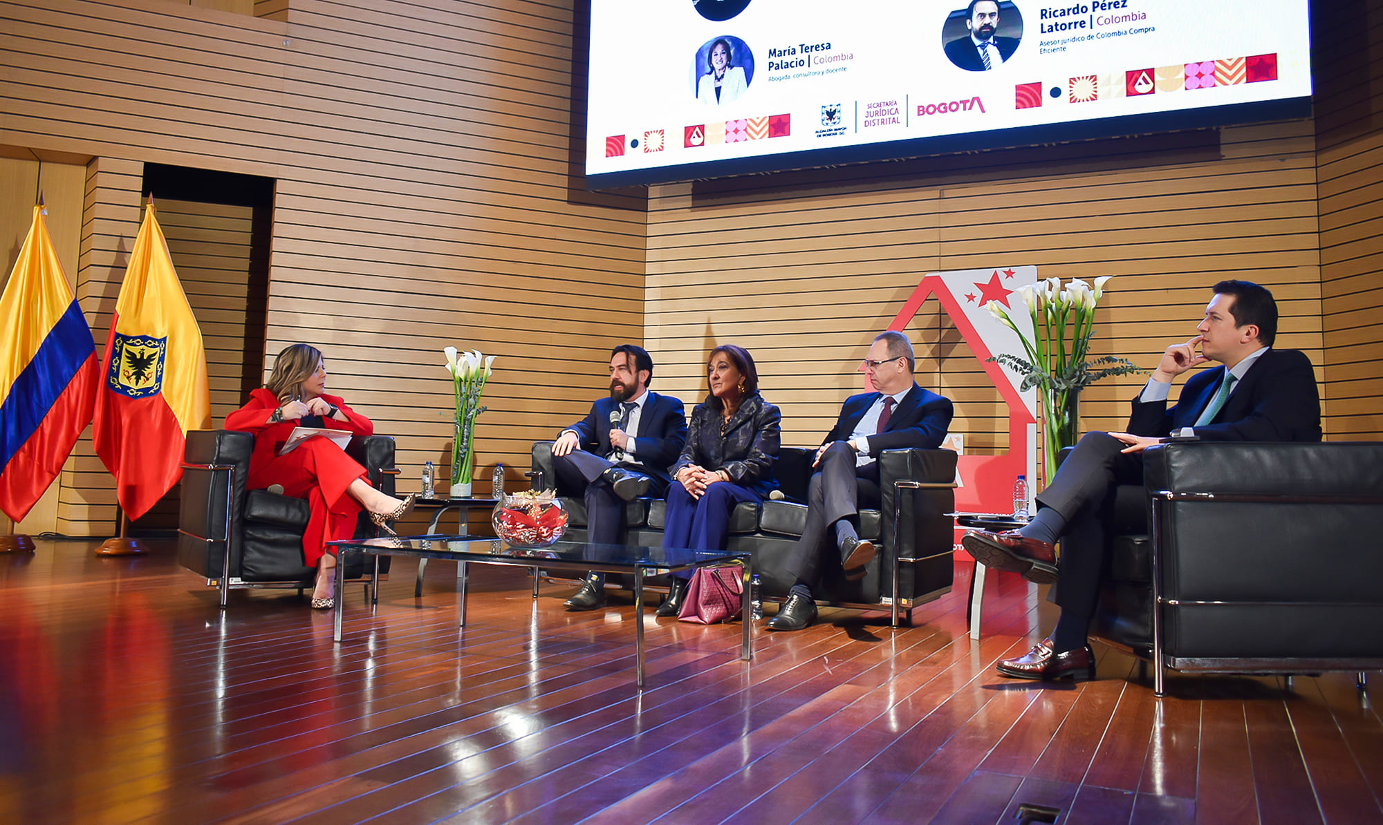 Panel Retos de la compra pública en colombia