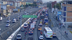Imagen de la avenida Boyacá con transito hacia el sur
