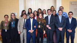 El secretario Jurídico Distrital y el equipo directivo acompañaron la entrega de prendas institucionales, en cumplimiento del Acuerdo Laboral 2024.